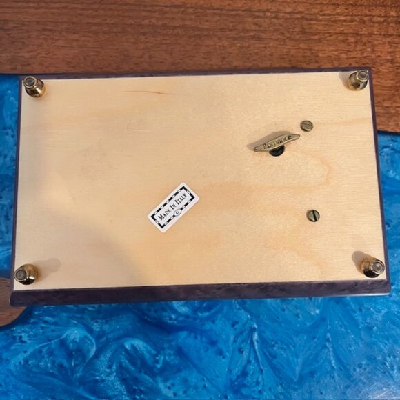 Italian Inlaid Flower Music Jewelry Box with Lock and Key - Picture 11 of 12